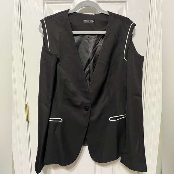3X cold shoulder black with white trip blazer with a single button - Picture 3 of 5